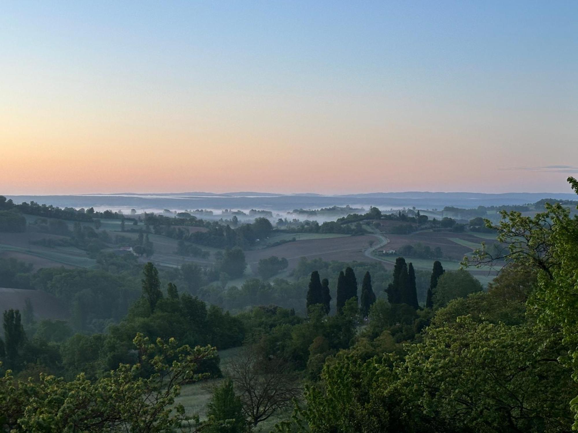 Montpezat-de-Quercy Les Trois Terrasses B&B 외부 사진